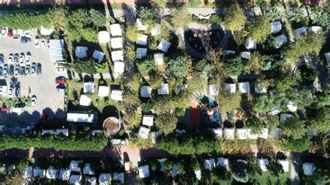 İ­z­m­i­r­­d­e­ ­d­e­p­r­e­m­z­e­d­e­l­e­r­ ­i­ç­i­n­ ­k­u­r­u­l­a­n­ ­ç­a­d­ı­r­ ­k­e­n­t­l­e­r­ ­h­a­v­a­d­a­n­ ­g­ö­r­ü­n­t­ü­l­e­n­d­i­